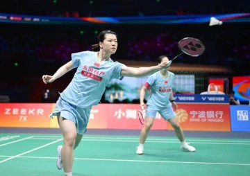 杏彩体育登录入口-国羽包揽亚锦赛女双冠亚军 李怡婧/罗徐敏首夺冠